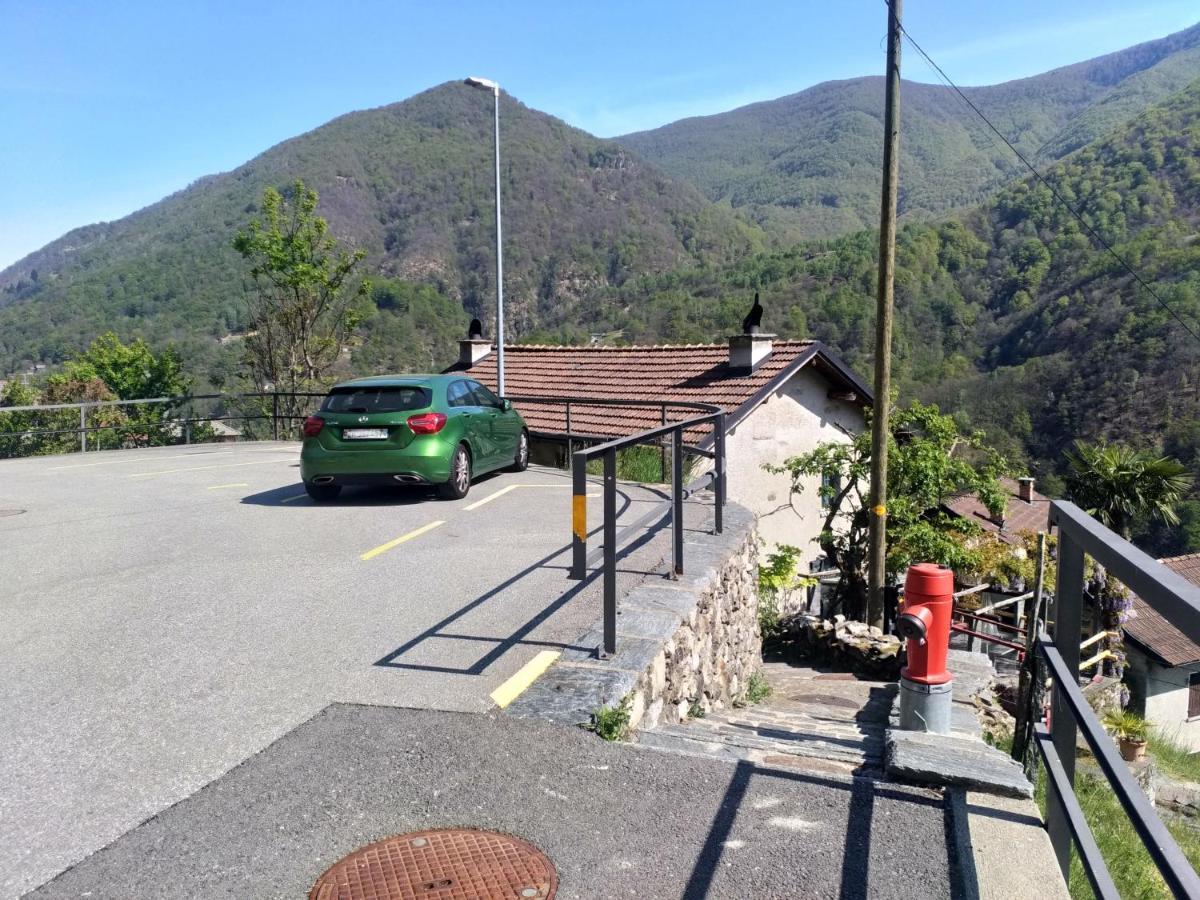 Rustico "Casa Di Sasso" Vila Intragna Exterior foto