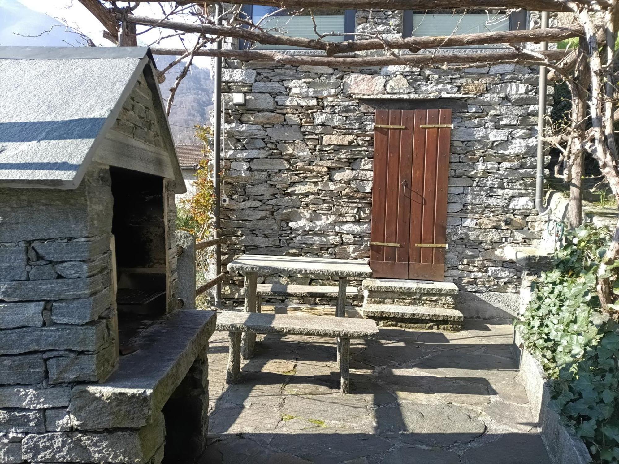 Rustico "Casa Di Sasso" Vila Intragna Exterior foto